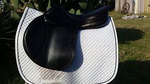 Amerigo Pinerolo Jumping Saddle 17.5"