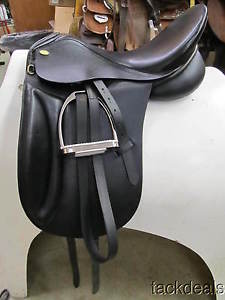 Jorge Cavanes Thornhill Vienna II Dressage Saddle 17 1/2" 34 WIDE Lightly Used