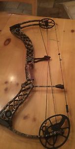 MATHEWS CREED 28" RH 60/70 lb Mint Bow