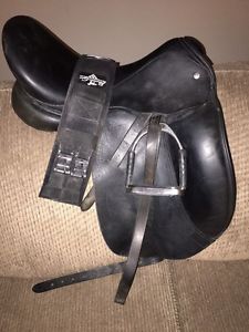 VLX Custom Saddlery Dressage Saddle 17.5 MW Buffalo EXC Condition