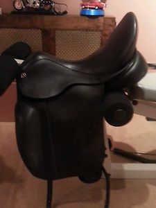 Trilogy Debbie McDonald Saddle 18M - barely used!