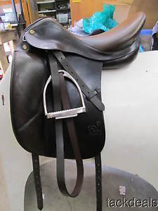 Prestige TOP Dressage Saddle Lightly Used 17" MW w/Fittings