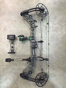 Mathews Halon 6  RH  28" Draw (adjustable)  60-70 LB  Stone Tactical   Loaded!!