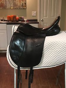 Price Reduced!!!  Frank Baines Elegance Dressage Saddle