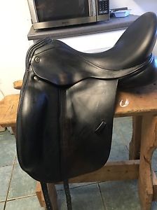 Trilogy Verago Elite dressage saddle 18" W
