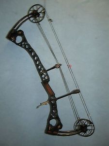 Mathews HTR Black Compound Bow