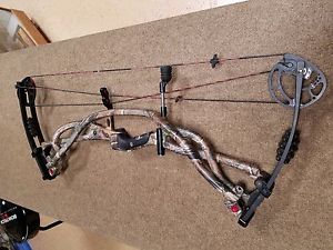 Hoyt Carbon Element RKT RH 60-70 LBS