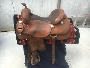 16   Cleburne Saddle (Cody Slinkard)  Reining Show Saddle