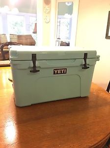 Yeti Tundra *RARE* Seafoam Green 45 Quart