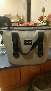 Yeti Hopper 30 Soft Side Cooler Fog Gray/Tahoe Blue, New