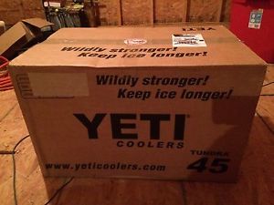 NEW YETI TUNDRA 45 COOLER WHITE Never Been Open "BEAR PROOF" NR