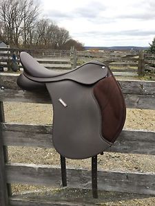 Wintec VSD Saddle Brown 17 1/2 Flocked