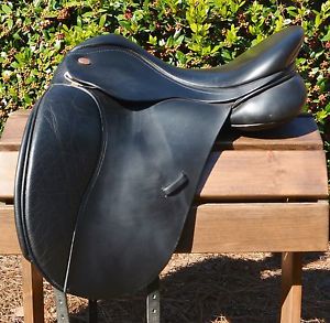 Kent & Masters Dressage Saddle – 17.5 W **** 7 Day Trial Offered ****