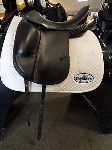 Used Verhan Vantage Dressage Saddle - Size: 18'' - Black