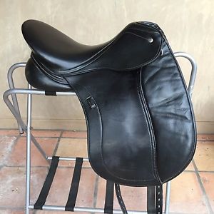 Schleese  Infinity 17.5  Dressage Saddle