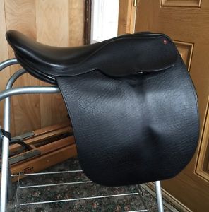 LOVATT & RICKETTS  LOUISVILLE 2015 Saddleseat Saddle, WIDE, 20", Black, EUC