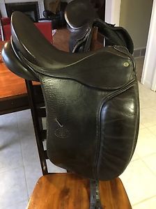 2000 Schleese  Jane Savoie Dressage Saddle