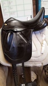 Fairfax Gareth Monoflap Dressage Saddle