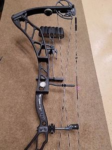 Elite Archery Impules 34 RH 70 w/quiver
