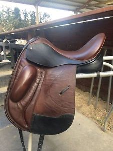 JRD dressage saddle perfect for petite rider size 17in