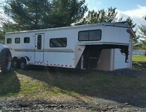 2003 sundowner 3 horse slant load trailer