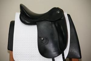 Dressage saddle Prestige LC - size 16", width 34