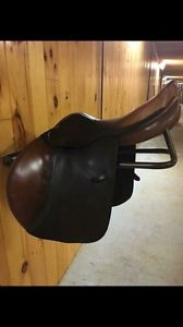 16.5 Beval Medium Tree Saddle