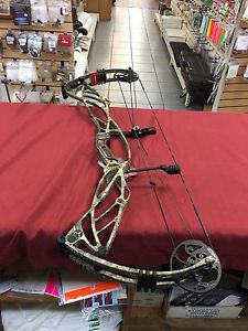 2016 Hoyt Defiant 34 Realtree Max-1, Right Hand, 60-70 Lb, 27-29" draw BRAND NEW