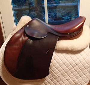 17" Hermes Essentielle Saddle - 3.75" dot to dot
