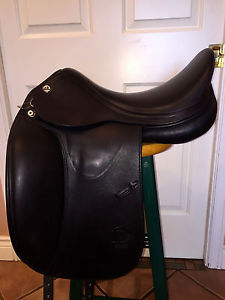 17" Prestige D1 zero dressage saddle