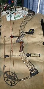 Mathews Creed 29" 60# LH set up compound bow ready to hunt!!