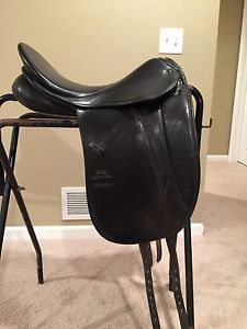 18" Stubben Maestoso Dressage Saddle