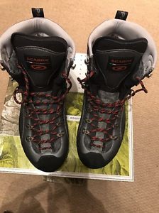 Scarpa Manta Pro GTX Mountain Boot size 9.5
