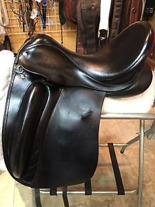 17.5" Wolfgang Solo Custom Dressage Saddle