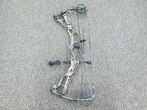Hoyt Carbon Spyder Turbo Right Handed 30" 60-70 LB bow
