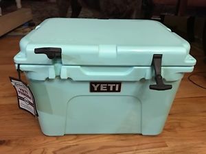 Yeti Seafoam Green 35qt Tundra