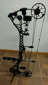 Mathews No Cam HTR Stone Tactical RH 27/50 85% Excellent Condition!
