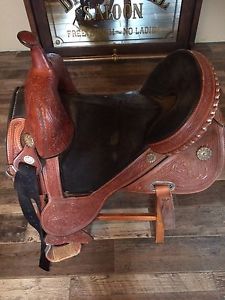 Circle Y Tammy Fischer treeless barrel saddle
