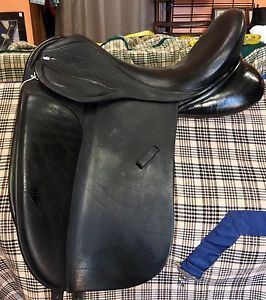 Windsor Greenline Buffalo Dressage Saddle, 17.5/18 seat, Extra Wide Tree