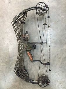Gearhead Archery T24 Bow  RH/LH  28" Draw  70 LB  W/Accessories