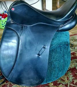 Albion HR 17 1/2 MW black dressage saddle