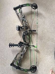 Hoyt Carbon Spyder 34 RH 60-70lb (Bone Collector Series) BOW ONLY