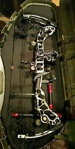 Mathews Halon 6 "Loaded" high end set up. 28 1/2 inch draw 70 lb pull.