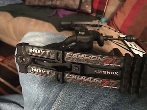 Hoyt Carbon Spyder 34ZT #2 cam 70# RH Blackout