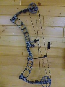 Prime Rize RH Compound Bow 60-70 28" Optifade Camo W? Rest
