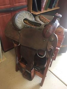 Tod Slone Barrel Saddle 15" Very Nice Condition