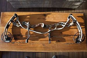 Hoyt Carbon Defiant 31 archery, RH, 50-60 Lbs, 28-30 Inch draw