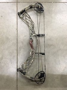 Hoyt Defiant Turbo RH 70 Compound Bow
