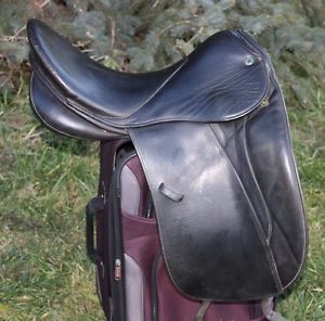 Christmas Special 17.5" Med Stubben Maestoso black dressage saddle