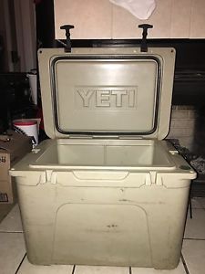 Yeti Tundra 50 Cooler - Tan